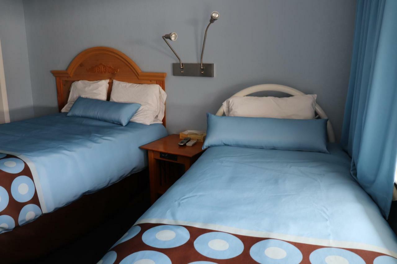 Hitching Post Country Motel Cornwall エクステリア 写真