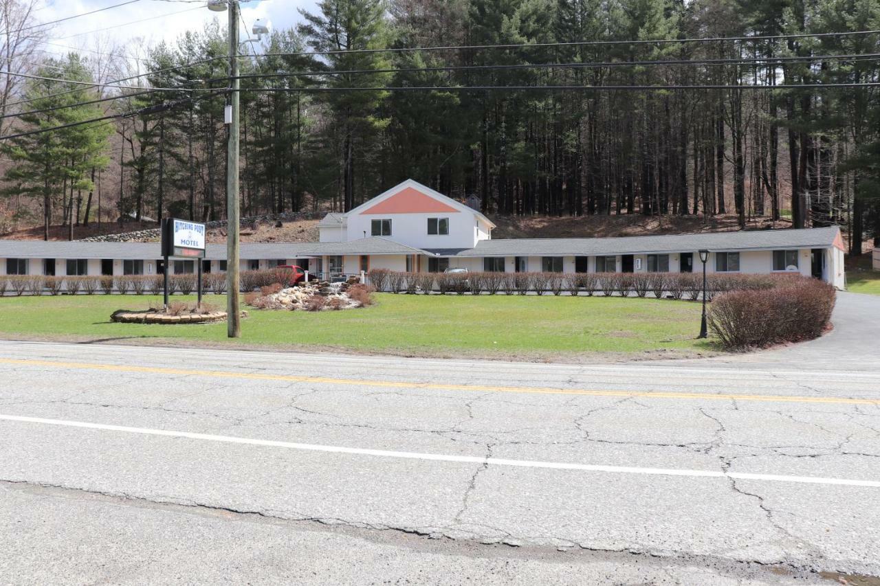 Hitching Post Country Motel Cornwall エクステリア 写真